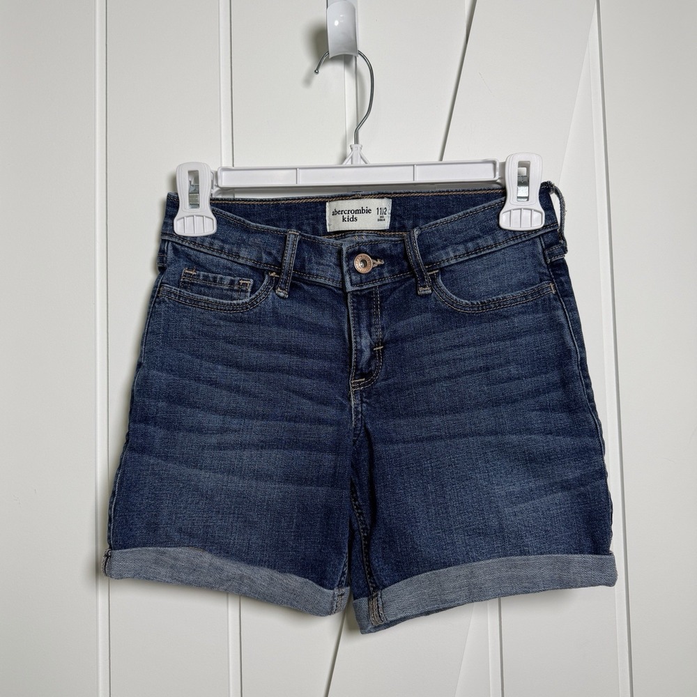 Abercrombie Kids Girls medium wash denim cuffed shorts Size 11/12 Cotton Coastal